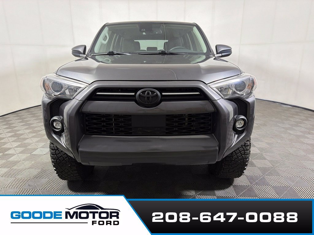 Used 2023 Toyota 4Runner SR5 AWD/4WD image 3
