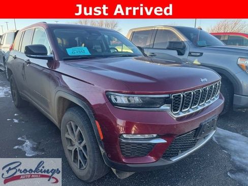 Used 2024 Jeep Grand Cherokee Limited w/ Luxury Tech Group II image 1