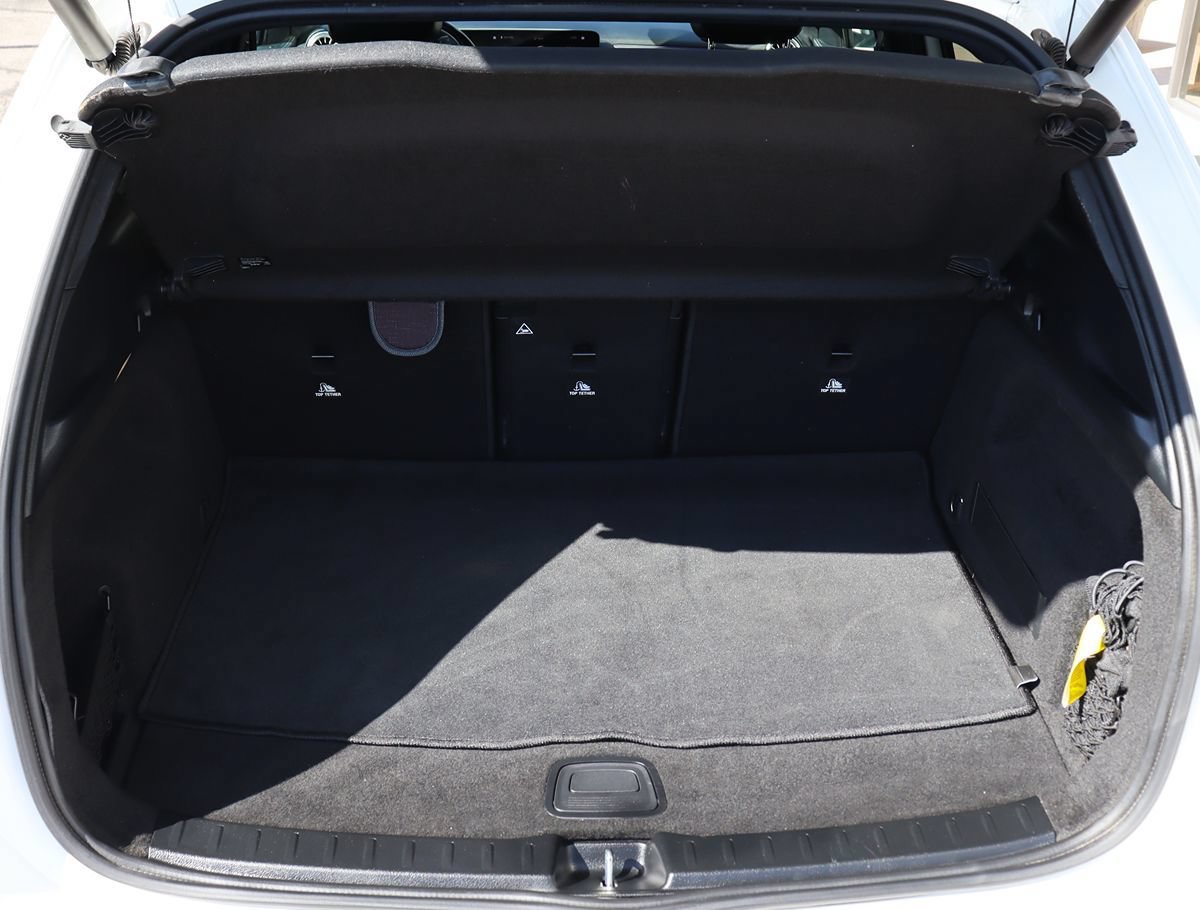 Used 2021 Mercedes-Benz GLA 250 w/ Premium Package image 24