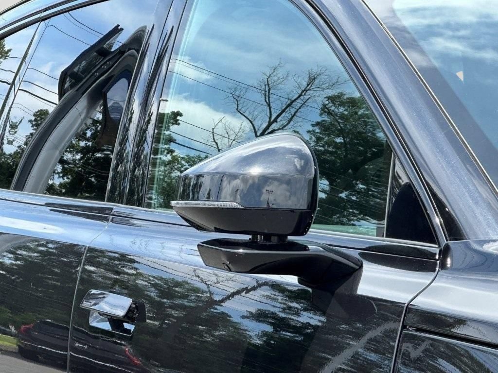 Certified 2025 Volvo EX90 Plus AWD/4WD image 4
