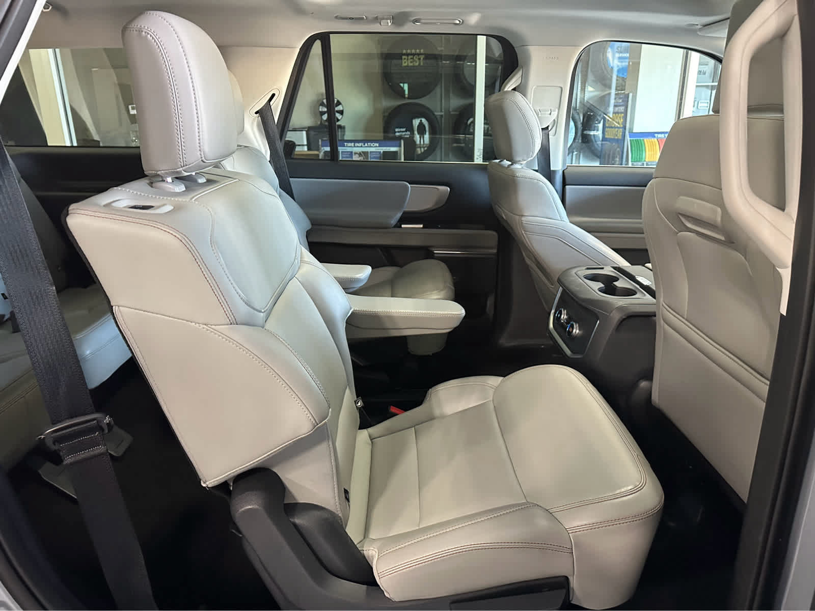 Certified 2025 Ford Expedition Active AWD/4WD image 42