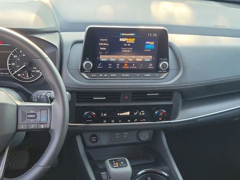 Used 2025 Nissan Rogue SV image 20