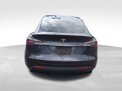 Used 2024 Tesla Model Y Long Range AWD/4WD image 8