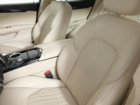 Used 2022 Maserati Ghibli Modena image 35