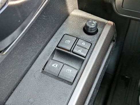 Used 2022 Toyota Tacoma SR5 RWD image 21