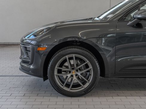Used 2023 Porsche Macan AWD/4WD image 4