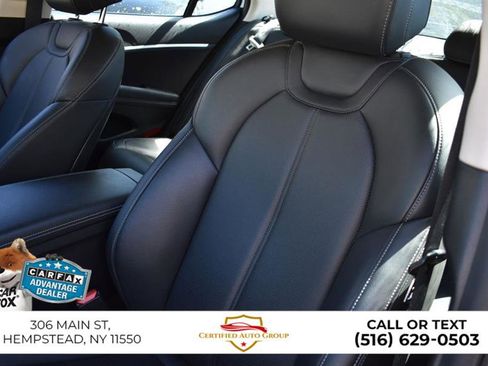 Used 2025 Genesis G70 2.5T image 11