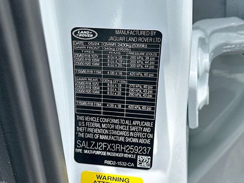 Used 2024 Land Rover Range Rover Evoque S image 32