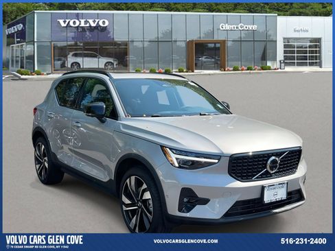Used 2025 Volvo XC40 B5 Ultra w/ Climate Package image 1