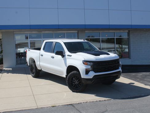 New 2026 Chevrolet Silverado 1500 Custom Trail Boss w/ Dark Appearance Package AWD/4WD image 4