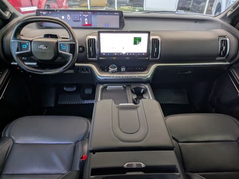 Used 2025 Ford Expedition Max Platinum w/ Stealth Performance Package AWD/4WD image 18