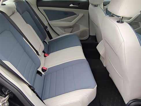 New 2026 Volkswagen Jetta SE FWD image 18
