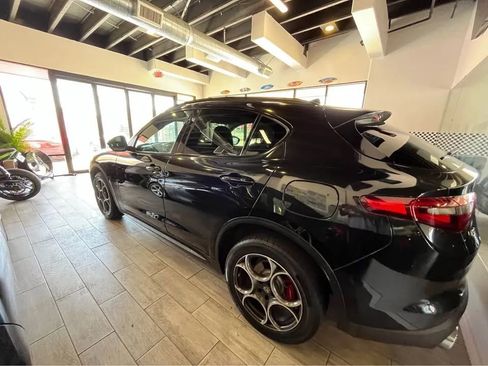 Used 2018 Alfa Romeo Stelvio Sport w/ Quick Order Package 22J Sport AWD/4WD image 6