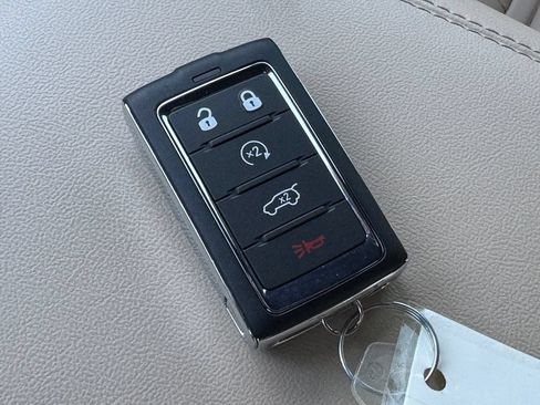 Used 2025 Jeep Grand Cherokee Limited AWD/4WD image 34