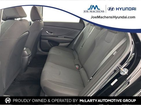 Certified 2025 Hyundai Elantra SE image 29