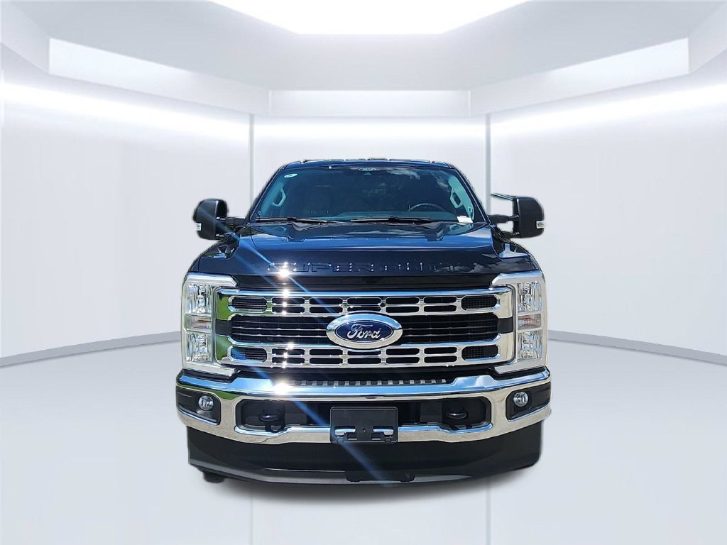 Used 2026 Ford F350 XLT AWD/4WD image 2