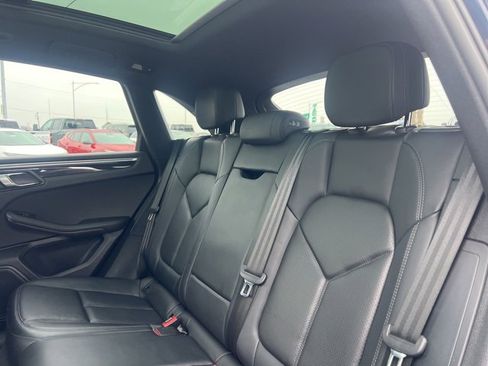 Used 2021 Porsche Macan S image 22