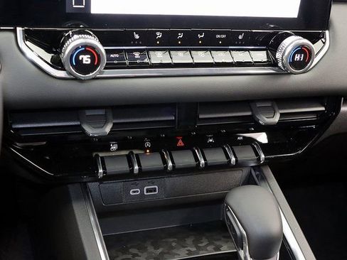 New 2026 GMC Canyon Elevation w/ Convenience Package image 21