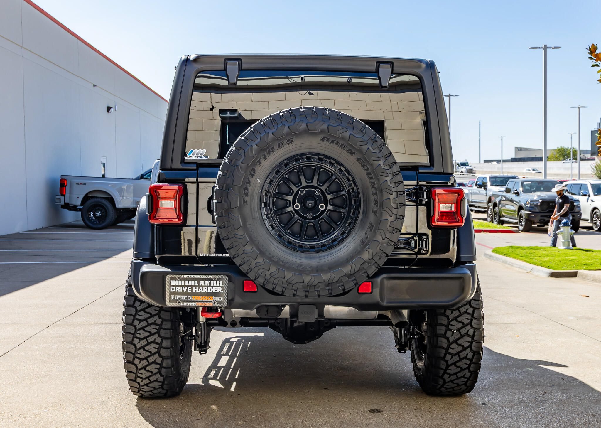 Used 2024 Jeep Wrangler Unlimited Rubicon w/ Technology Group AWD/4WD image 8