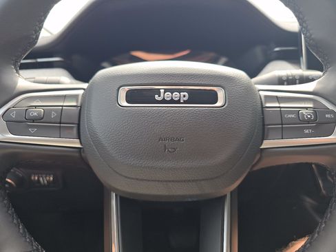 Used 2022 Jeep Compass Latitude w/ Mopar Graphics Package AWD/4WD image 26
