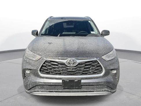 Certified 2025 Toyota Highlander Platinum image 3