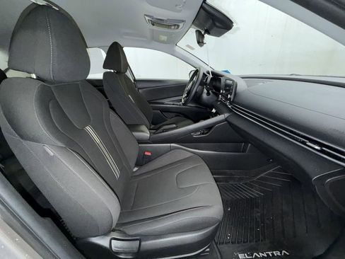 Used 2023 Hyundai Elantra SEL image 13