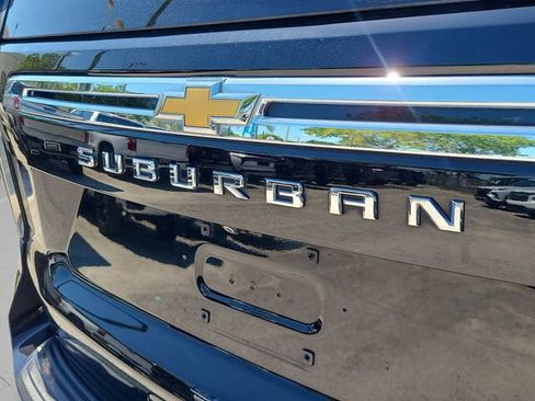 Used 2024 Chevrolet Suburban LT AWD/4WD image 31