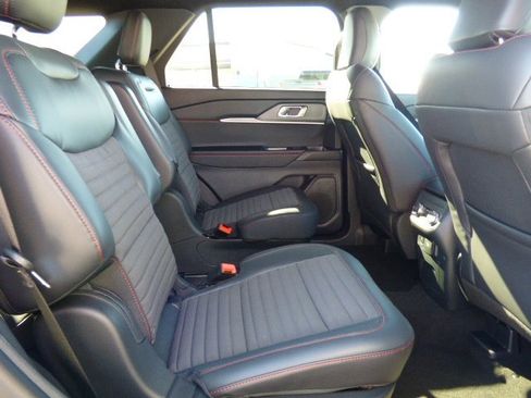 New 2026 Ford Explorer ST-Line w/ ST-Line Street Pack image 17