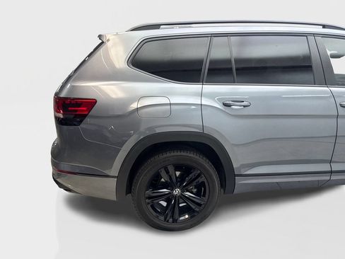 Used 2023 Volkswagen Atlas SEL R-Line AWD/4WD image 16