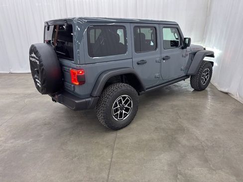 Used 2025 Jeep Wrangler Unlimited Rubicon image 22