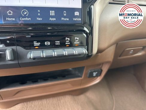 Used 2023 RAM 3500 Laramie AWD/4WD image 21