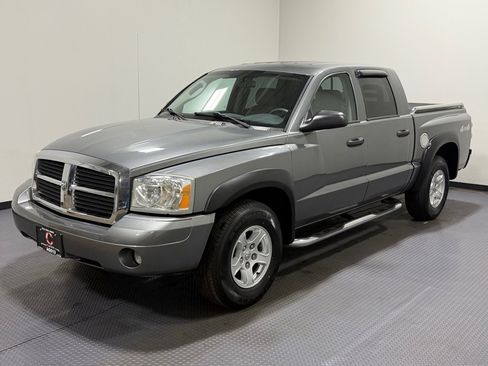 Used 2006 Dodge Dakota SLT image 1