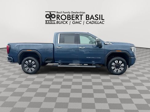New 2026 GMC Sierra 2500 Denali w/ Denali Reserve Package AWD/4WD image 9