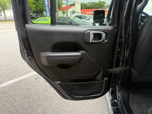Used 2023 Jeep Wrangler Unlimited w/ Cold Weather Group AWD/4WD image 38