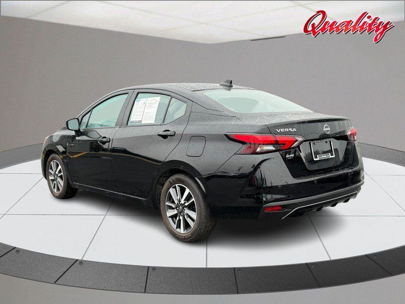 Used 2025 Nissan Versa SV FWD image 4