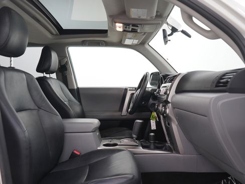 Used 2011 Toyota 4Runner SR5 w/ Premium Pkg w/Leather AWD/4WD image 11