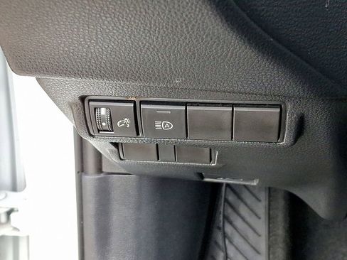 Used 2023 Toyota Corolla Cross XLE FWD image 25