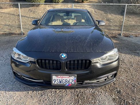 Used 2018 BMW 330i Sedan w/ Convenience Package RWD image 2