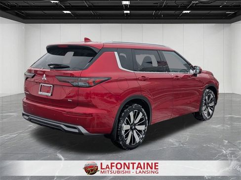 New 2026 Mitsubishi Outlander SEL image 5