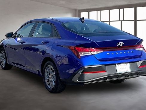 Certified 2024 Hyundai Elantra SEL FWD image 4