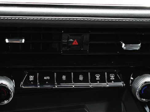 New 2026 Chevrolet Suburban Z71 w/ Comfort Package AWD/4WD image 20