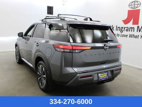 New 2026 Nissan Pathfinder Platinum image 2