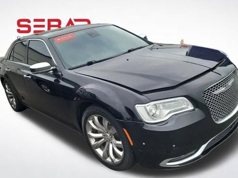 Used 2015 Chrysler 300 C Platinum w/ Harman/Kardon Audio Group RWD image 2