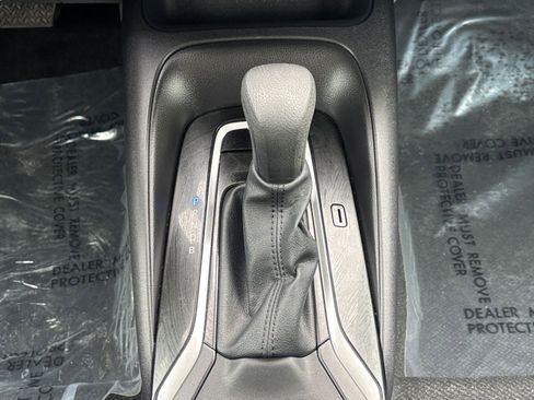 Used 2025 Toyota Corolla LE image 37