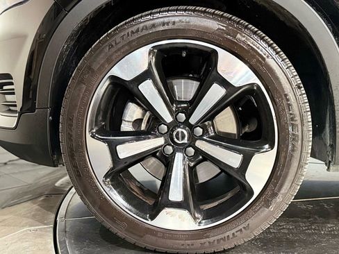 Used 2020 Volvo XC40 T5 Momentum image 28
