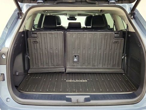 Used 2023 Toyota Highlander XLE AWD/4WD image 22