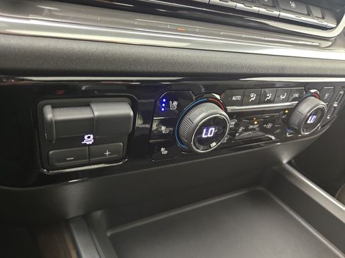 Certified 2025 Chevrolet Silverado 3500 High Country w/ Technology Package AWD/4WD image 27