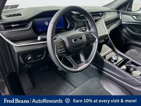 Used 2023 Jeep Grand Cherokee L Laredo AWD/4WD image 13