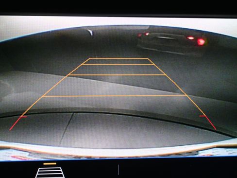 Used 2020 GMC Terrain SLE w/ Driver Convenience Package image 18