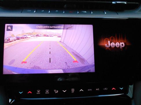 New 2026 Jeep Grand Cherokee L Limited AWD/4WD image 9